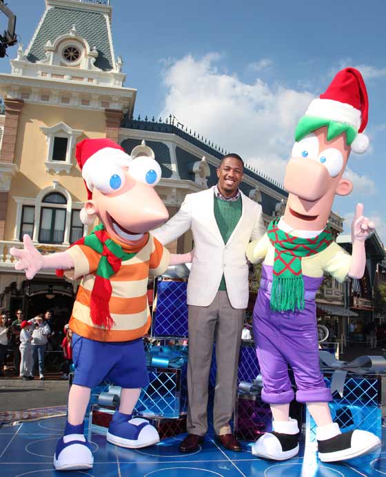2012_DisneyParade_Nick-Cannon Nick Cannon host of Disney's 2012 Christmas Parade