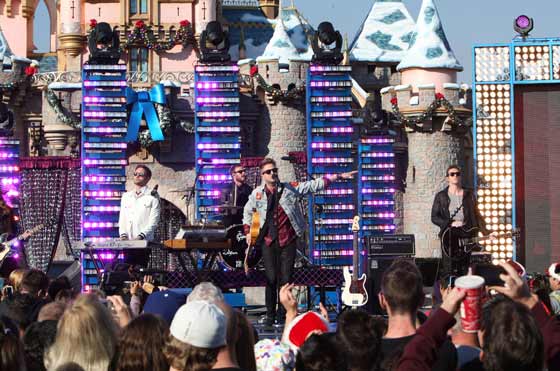 2012_DisneyParade_OneRepublic OneRepublic performing at Disney's 2012 Christmas Parade